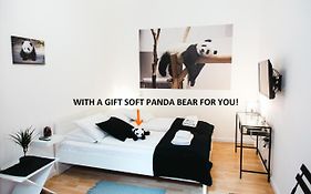Lazy Panda Apartment